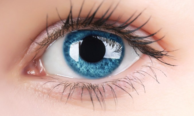 jedno krásné modré oko