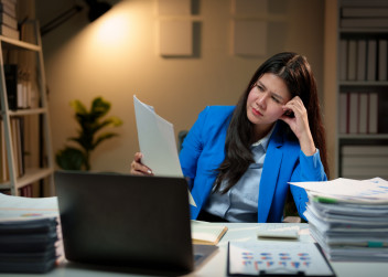 Neřešené ADHD přináší v dospělosti řadu komplikací pro život a hrozí i závažné psychické potíže.