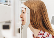 Žena u optometristy