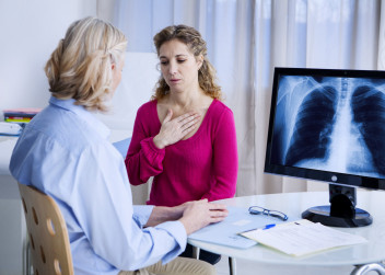 astma_vysetreni_lekar_pacient_rentgen_plice