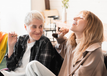 Příležitostné užívání drog se nepovažuje za závislost, může v ní ale přerůst.