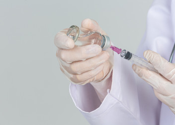 očkování, léčba, injekce